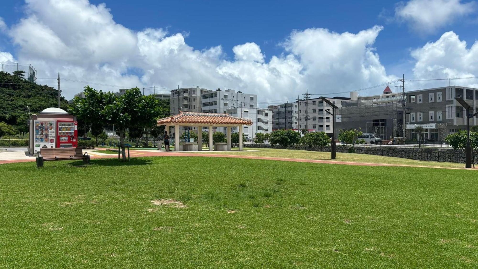 Kokoro No Yado Mihama Hotel Chatan Bagian luar foto